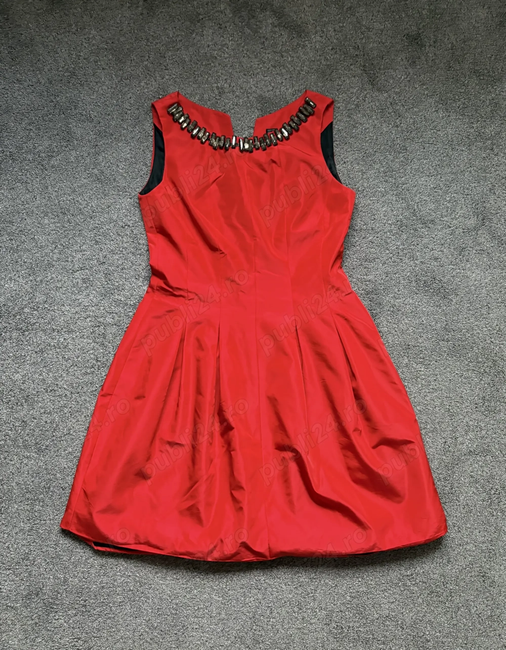 Rochie roșie de ocazie Zara