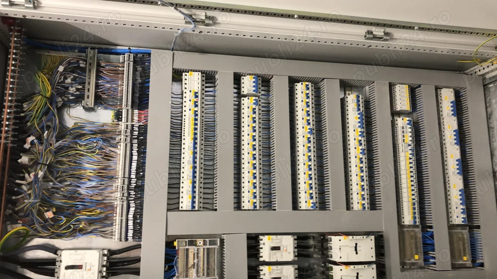 Angajez electricieni 