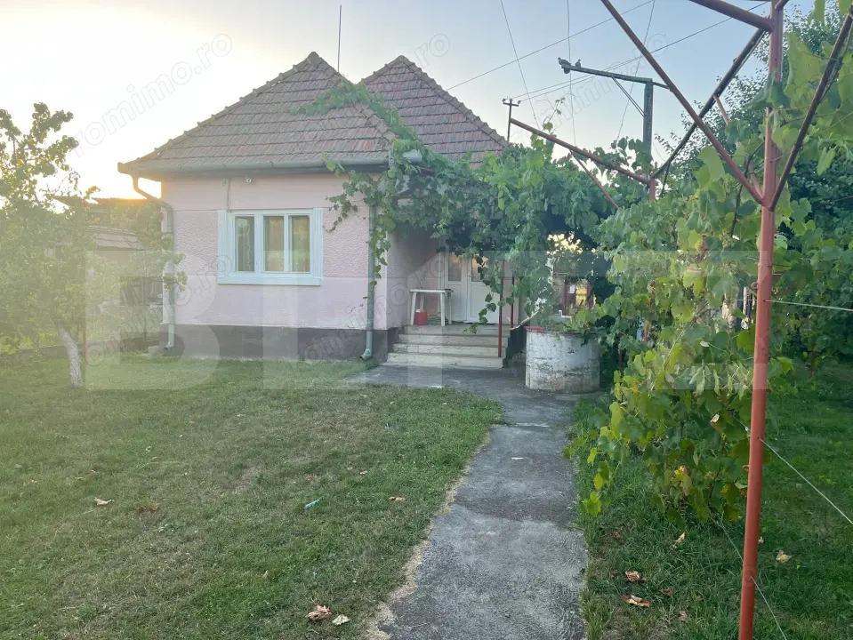 Casă cu teren în Cristești, 1.414 m² – preț negociabil!
