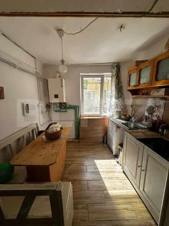 Apartament de vanzare, cu 2 camere, 59 mp, zona Botizului.