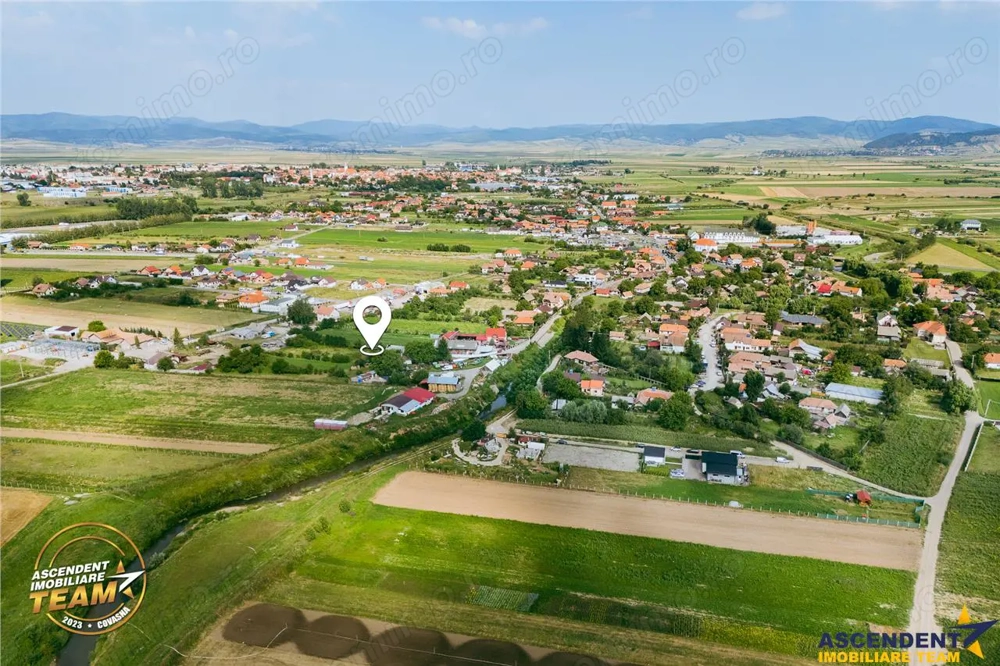 FILM! 2.200 mp, teren intravilan de vanzare in Targu-Secuiesc, Ruseni.