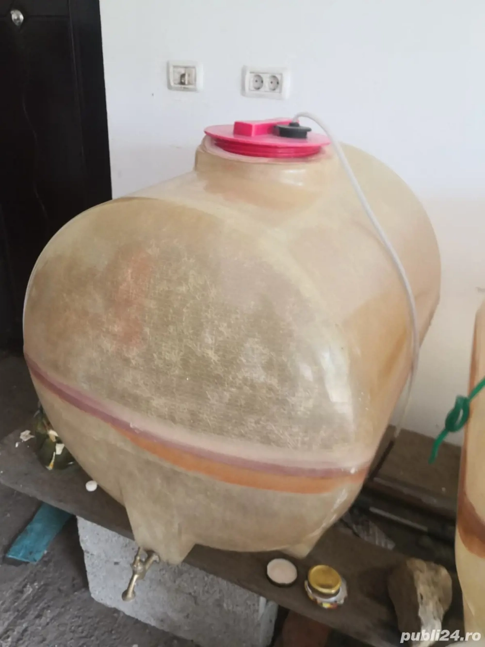Butoaie din fibra de sticla 300 litri și damigene din sticla 50 litri de vanzare 