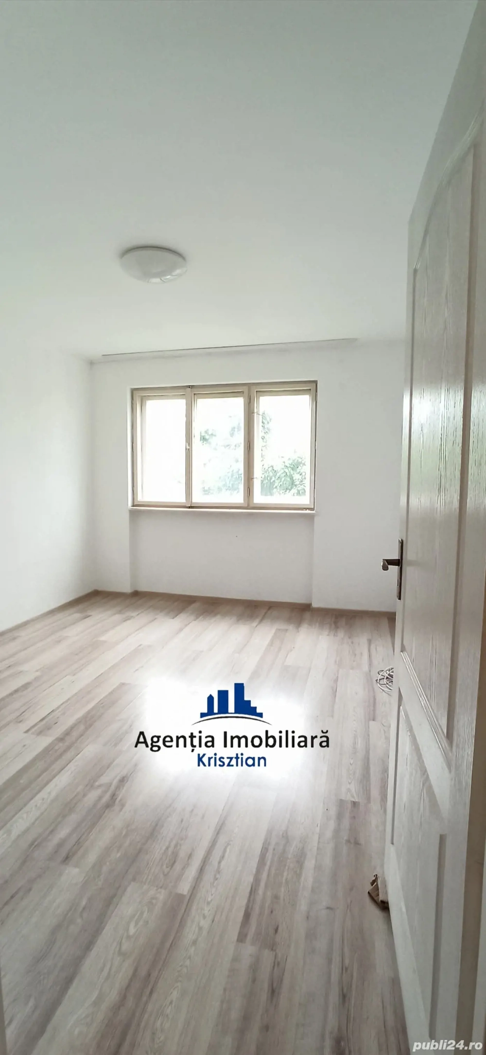 Apartament cu 2 camere de vânzare - Zona Micro 14