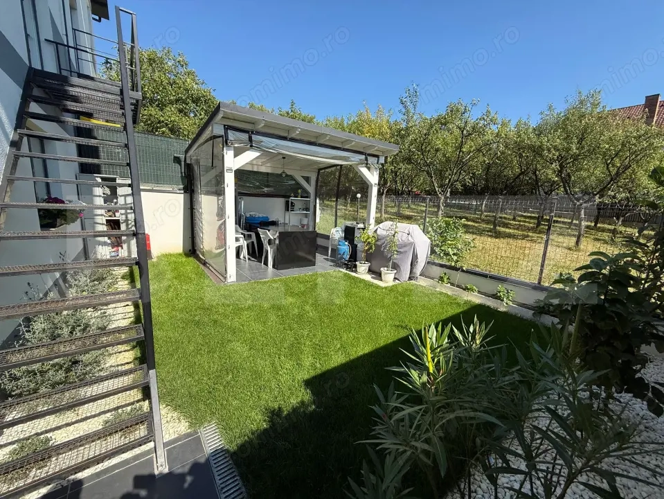 Apartament cu 3 camere, 65 mp si un foișor cu gradina de 191 mp