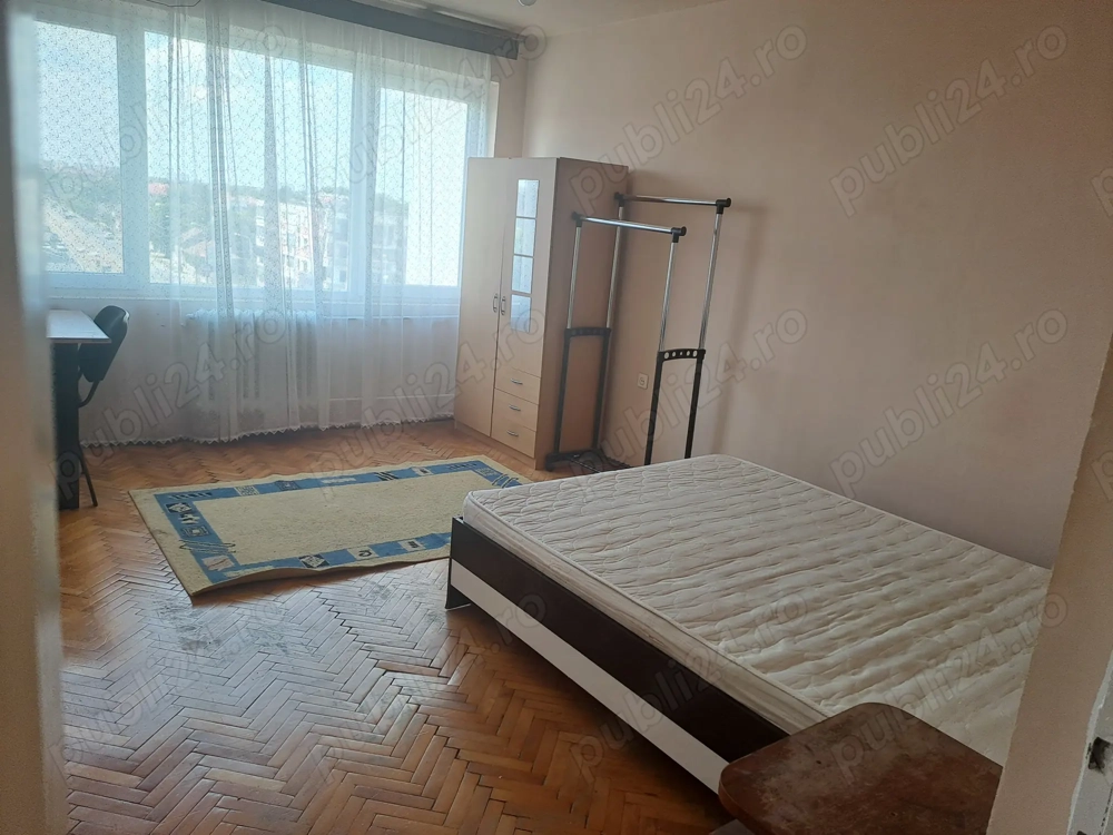 Direct Proprietar inchiriez la studenti apartament 3 camere complex