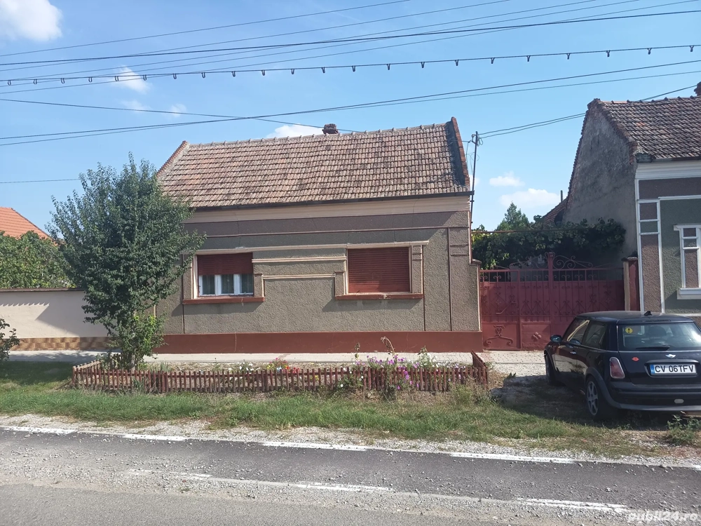 Casă de vânzare în centrul localității  Tamaseu (județul Bihor), aproape de Oradea!