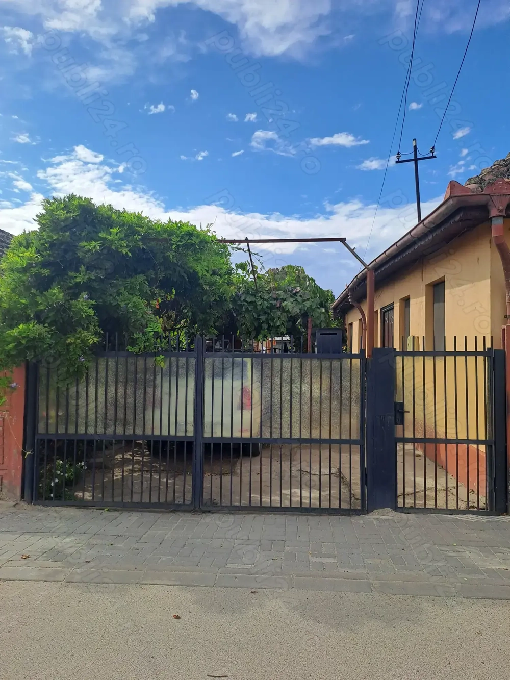 Casă de vânzare -Băilești 