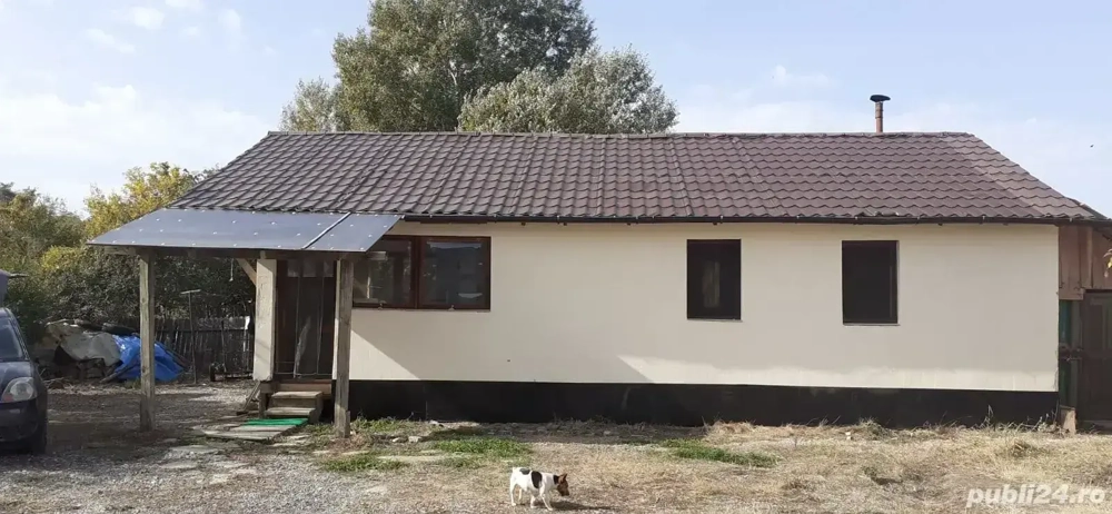 Vând casă de vacanță in Delta Dunării,mobilată,la 50 m de apă.