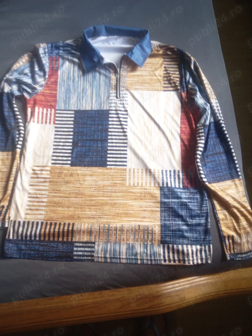 Vând bluza cu mânecă lungă,mărimea XL