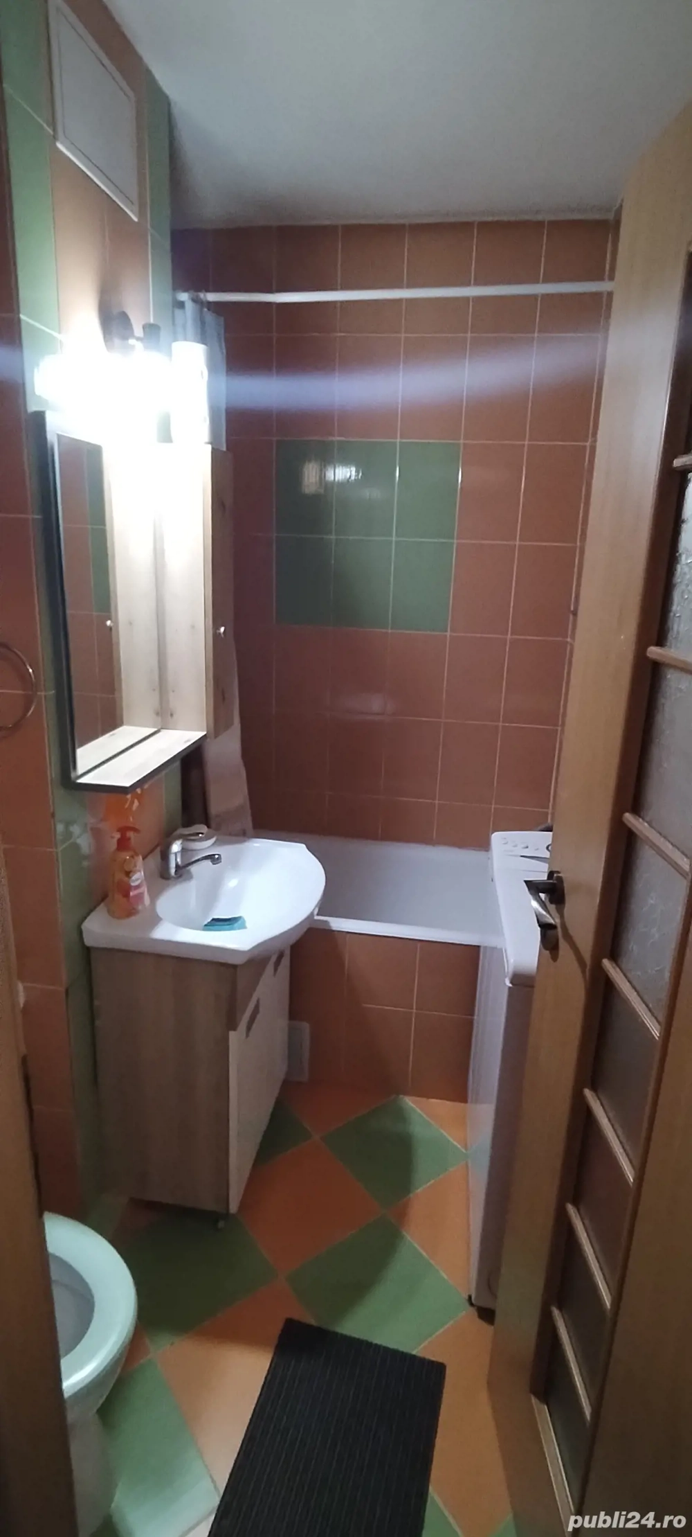 Închiriez garsoniera confort 1 