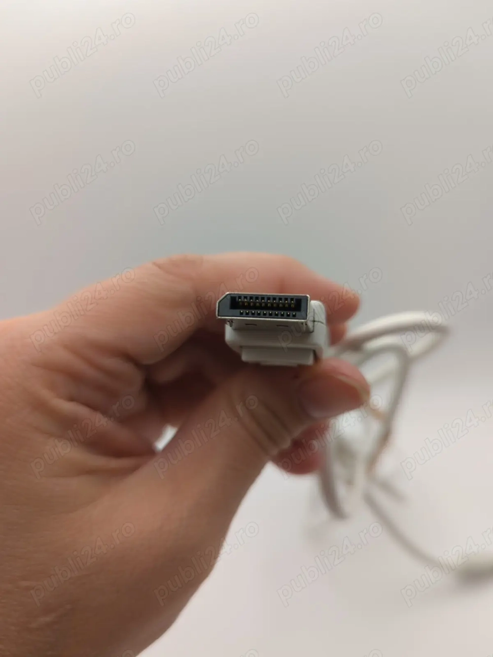 Accell UltraAV A V Cable V 1.2 E164571-KS 30V Bizlink Technology 6ft White