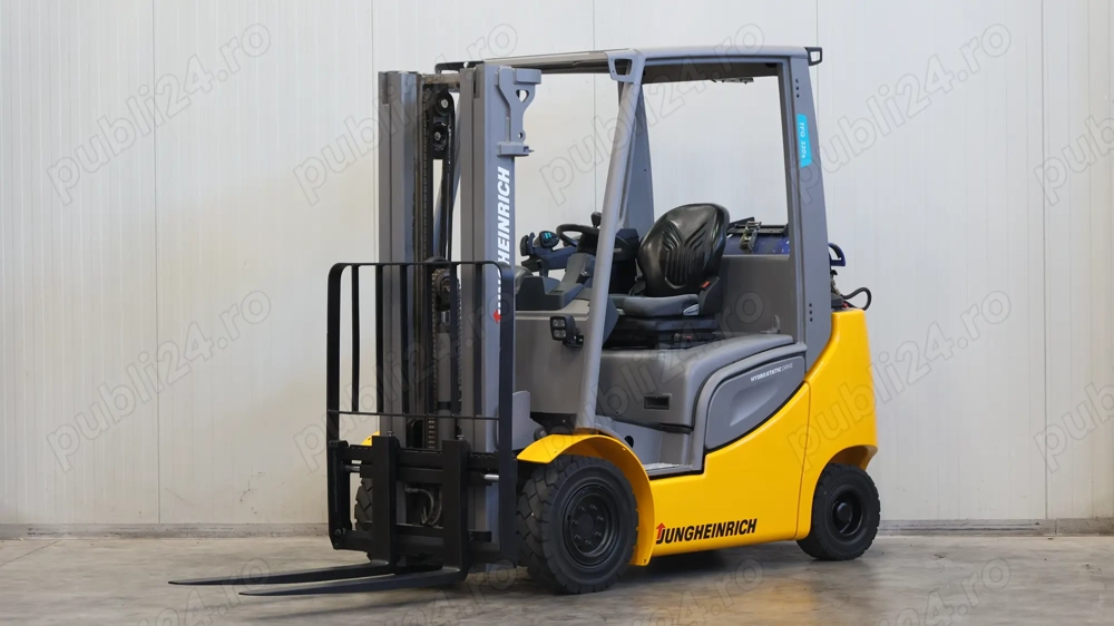Jungheinrich TFG 320s motostivuitor GPL, an 2018, ore 13280, catarg triplex