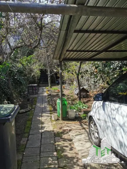 Apartament cu teren privat in proprietate. stefan cel mare