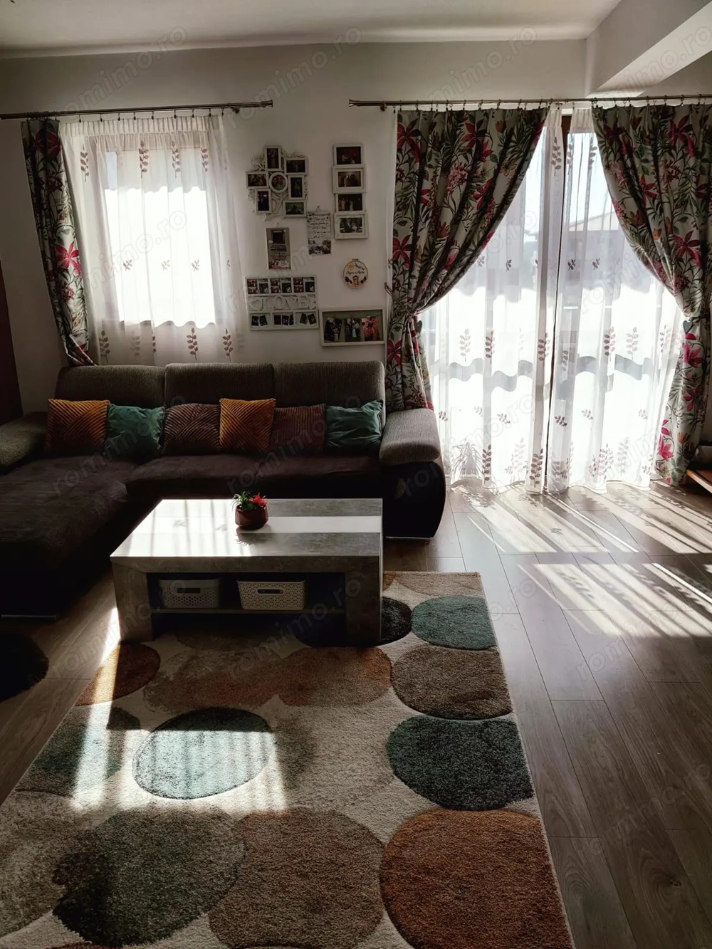 Nou. Spatios - 90 mp utili + terasa. Sacara interioara. Mobilat. Langa Eso