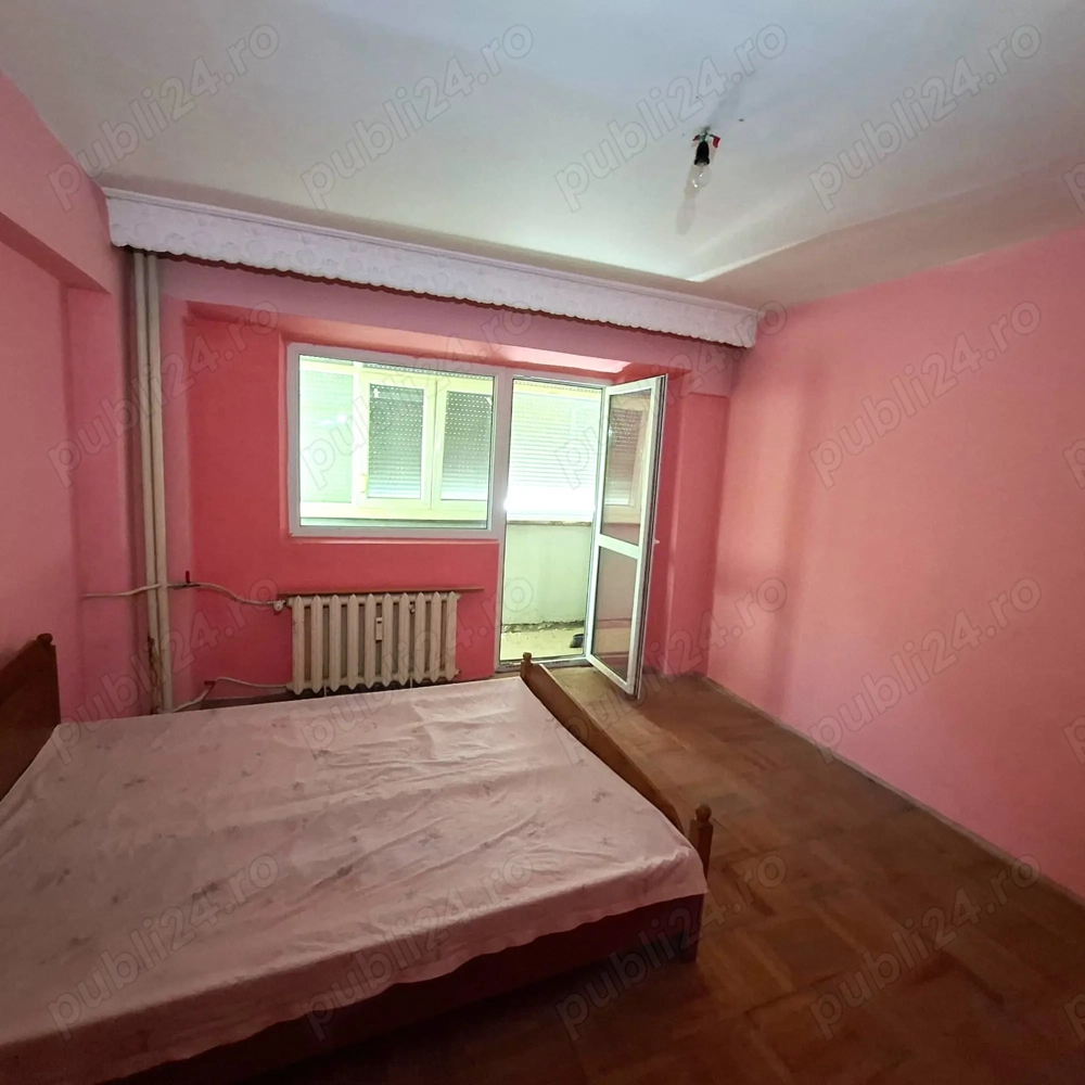 Apartament 3 camere, ultracentral, Focșani, etaj 1