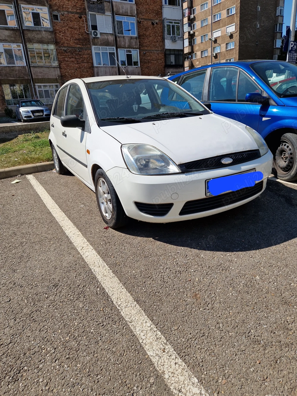 Ford Fiesta 1.3 benzină   2  km Ford Fiesta 1.3 benzină   2  km