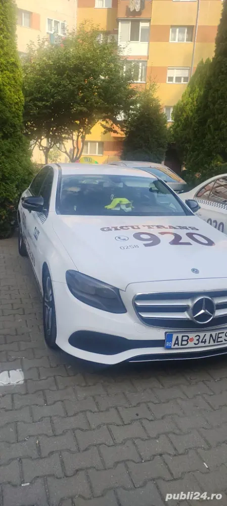 Angazej sofer(iță) taxi!