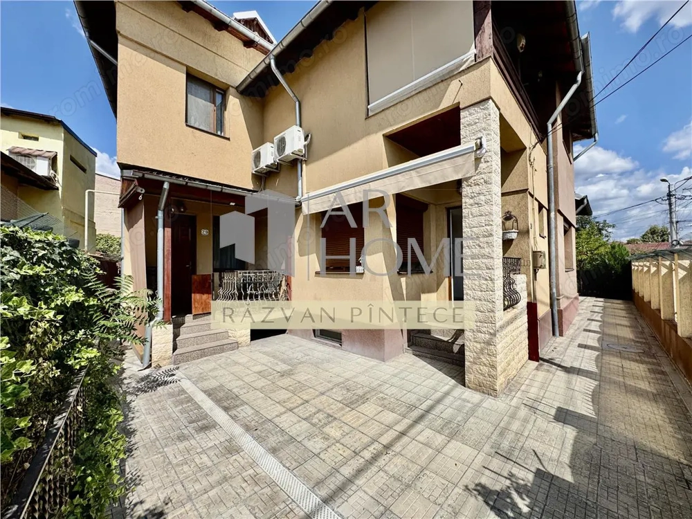 Vila P+1E, 5 camere, teren 234 mp, zona centrala, Ploiesti Vila P+1E, 5 camere, teren 234 mp, zona centrala, Ploiesti