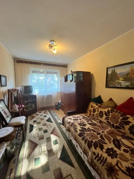 Apartament 3 camere, etaj 2, Garaj, Radauti