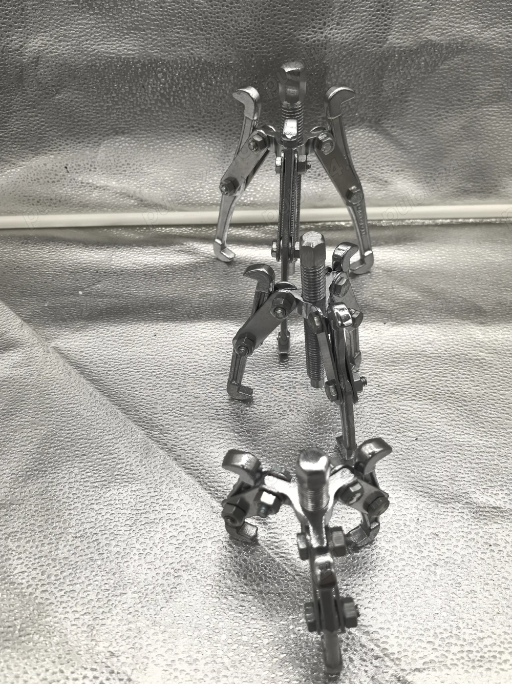 Extractor cu 3 brate reversibile pentru rulmenti si discuri – 129 lei