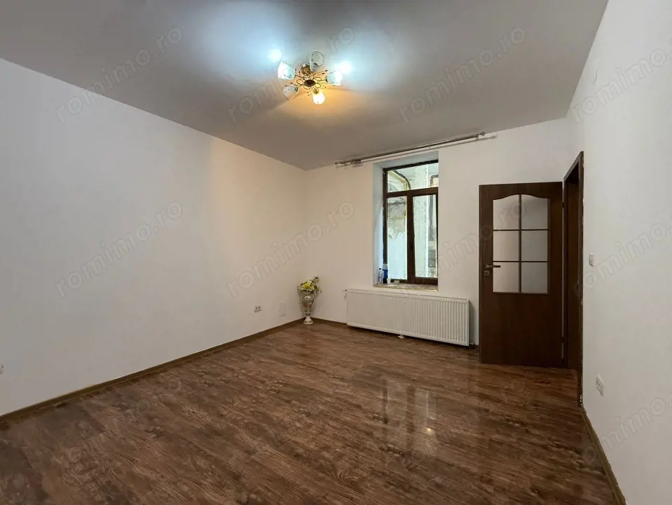 Casa cu 2 camere, semidecomandat, 50mp utili - zona Traian OCAZIE !