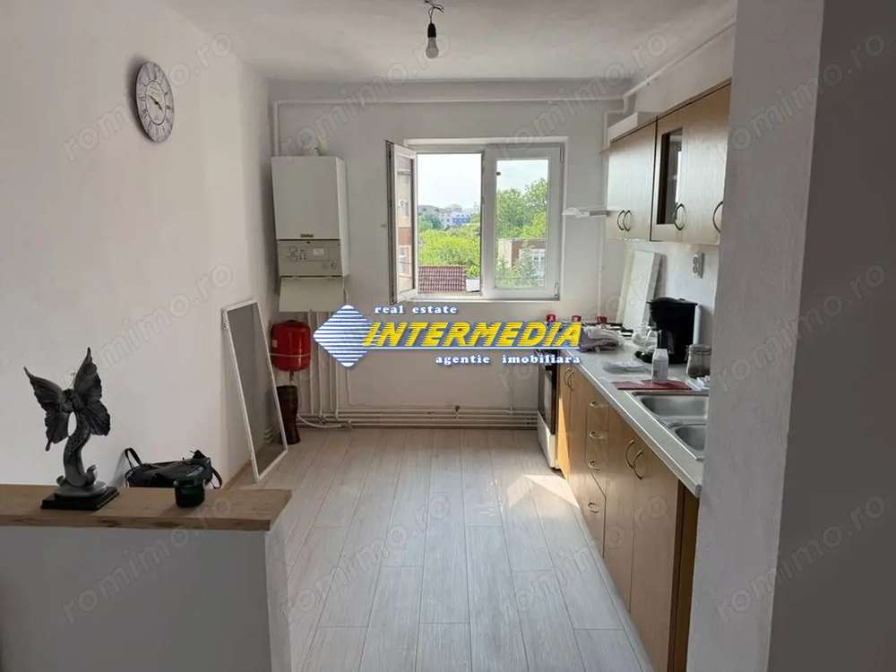Apartament 2 camere decomandat de vanzare etaj 2 finisat complet Alba Iulia