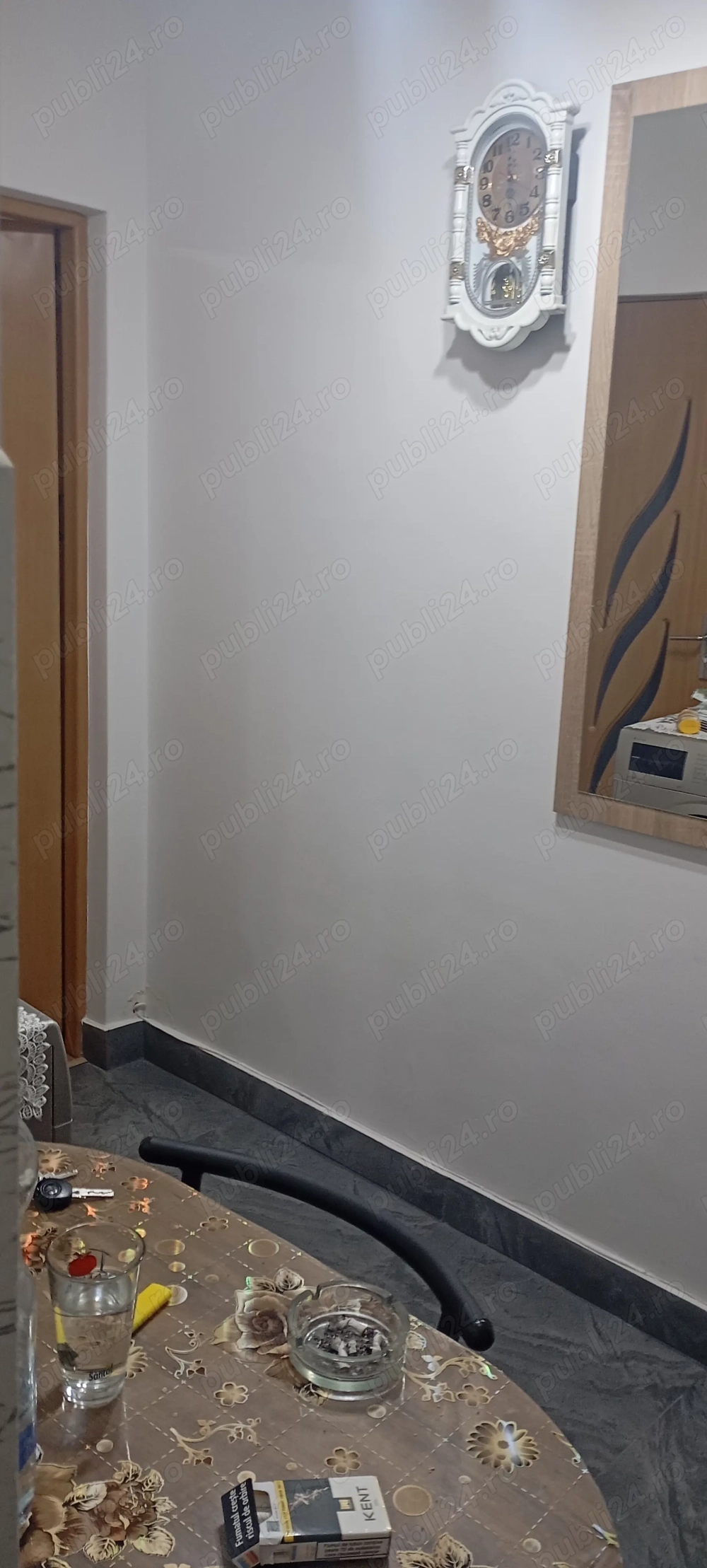 Vând apartament doua camere Vând apartament doua camere