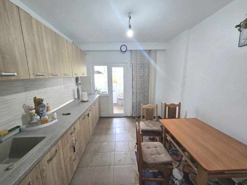 Apartament 2 camere Tudor Vladimirescu, decomandat, et. 1