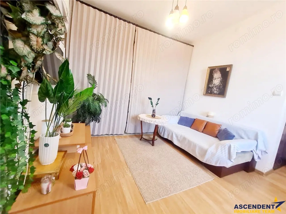 Camin cochet, chiar in inima orasului, etaj 1, perfect pentru locuit sau investitie