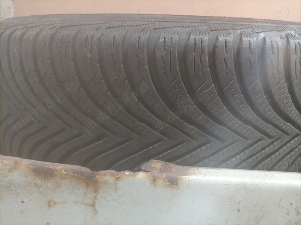 Vând 4 cauciucuri iarna  205/55/16