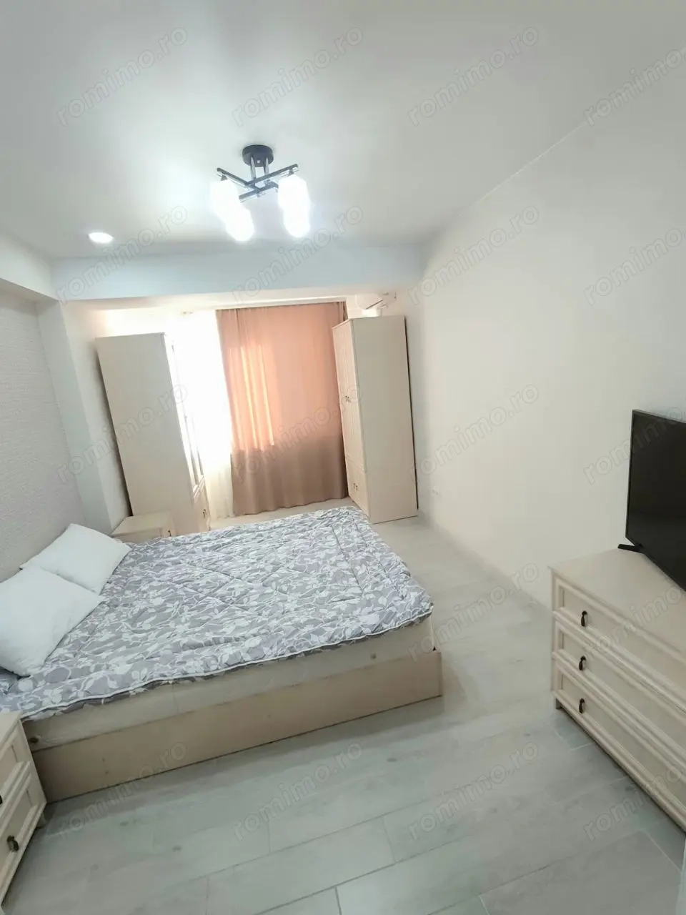 De inchiriat garsoniera  in zona Medicinei