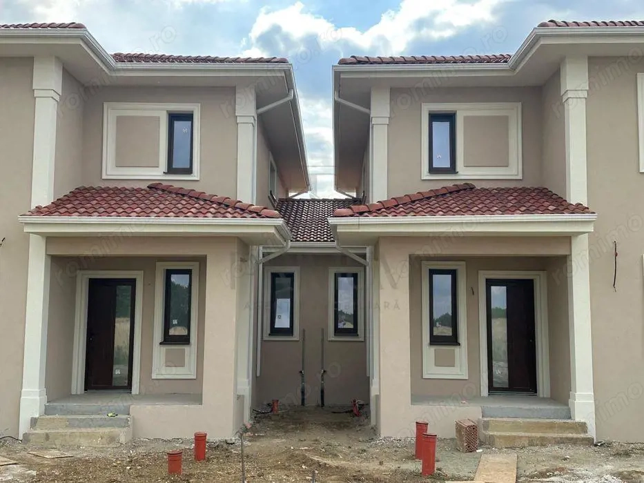 Duplex despartit prin camera tehnica - teren generos - proiect deosebit