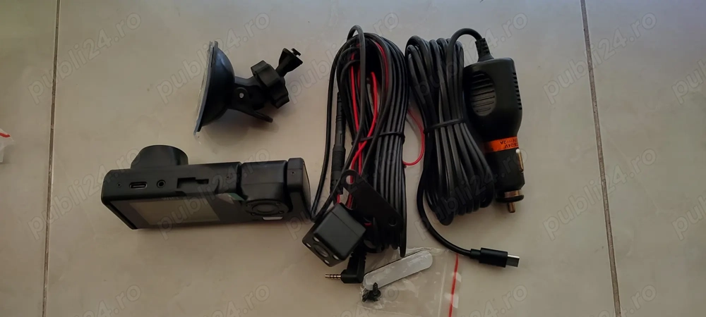  Cameră de bord auto cu 3 canale cu viziune nocturna