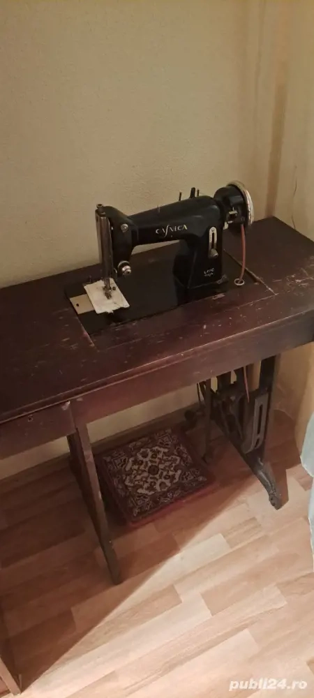 Mașină de cusut 