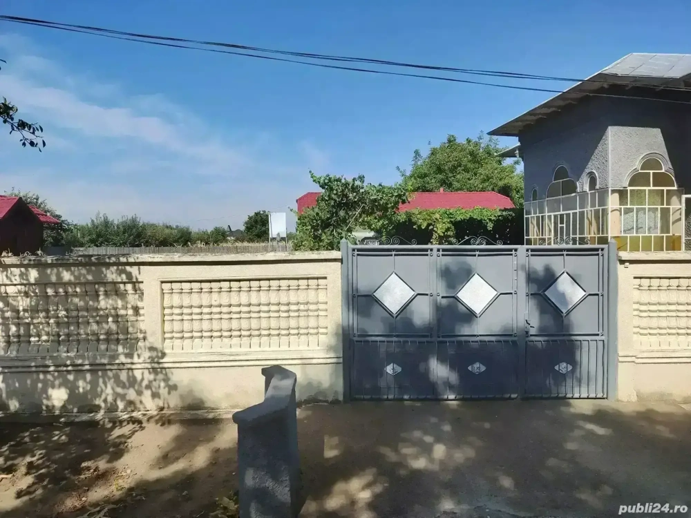 Casă la țară de vânzare 