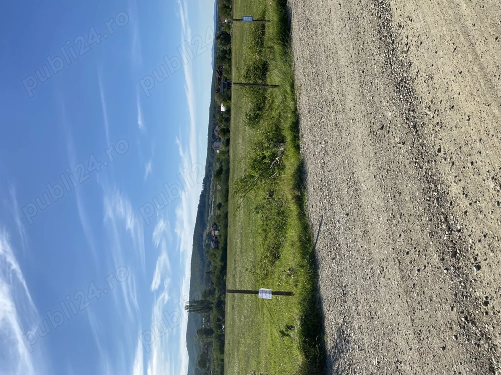 Loc de casă la Petresti 