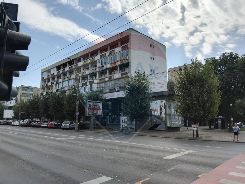 Spațiu comercial de 346 mp, de vânzare, ultra central, zona McDonald