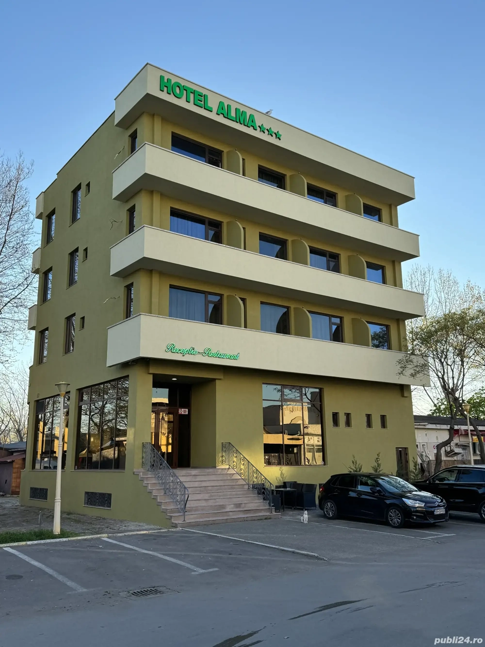 Închiriez hotel in Mamaia,zona Perla-afacere la cheie!