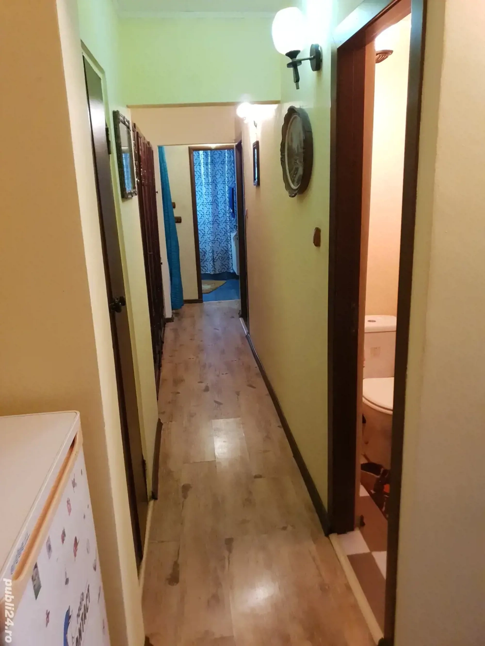 De vAnzare apartament cu 3 camere decomandat De vAnzare apartament cu 3 camere decomandat