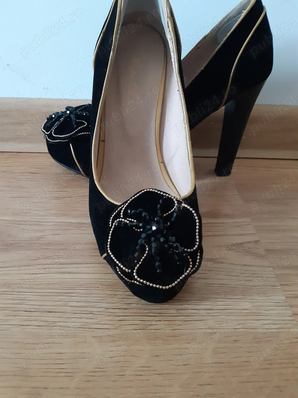 Pantofi negri eleganti