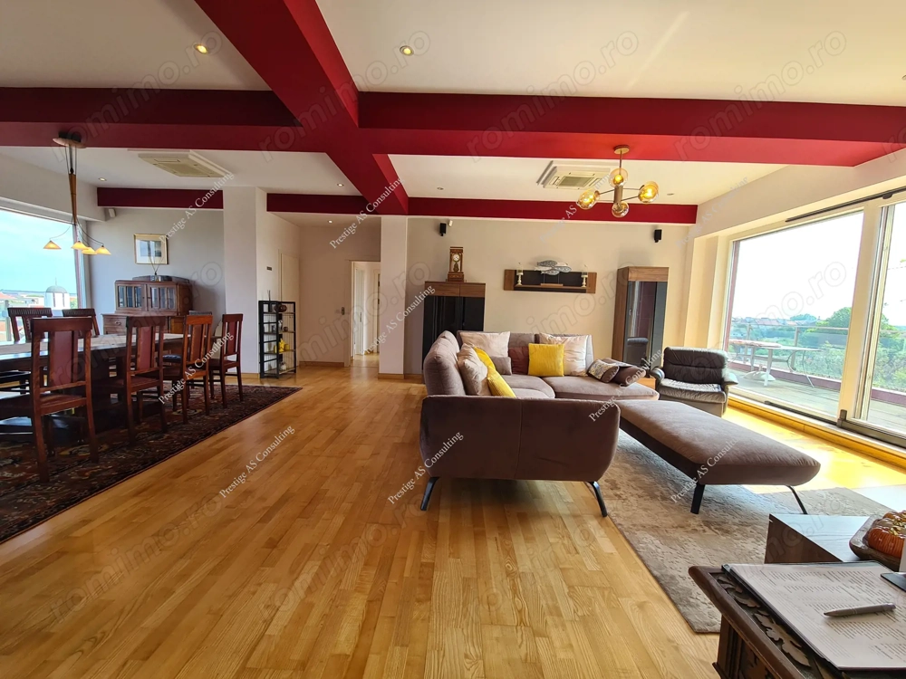 Penthouse Central 180 mp pet-friendly cu Vedere Panoramica si Garaj dublu