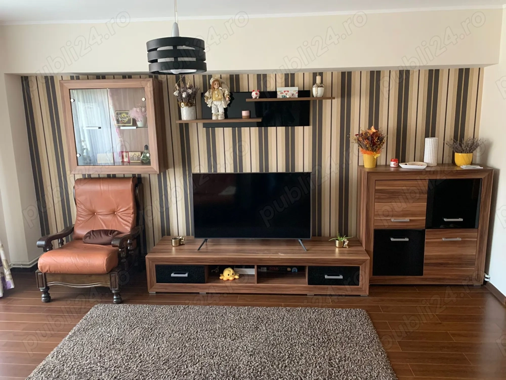 Vand apartament in centru