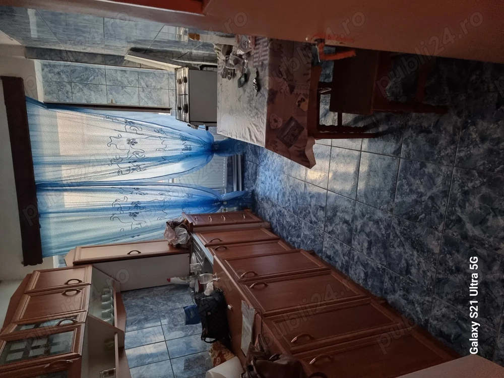 Vand apartament 3 camere