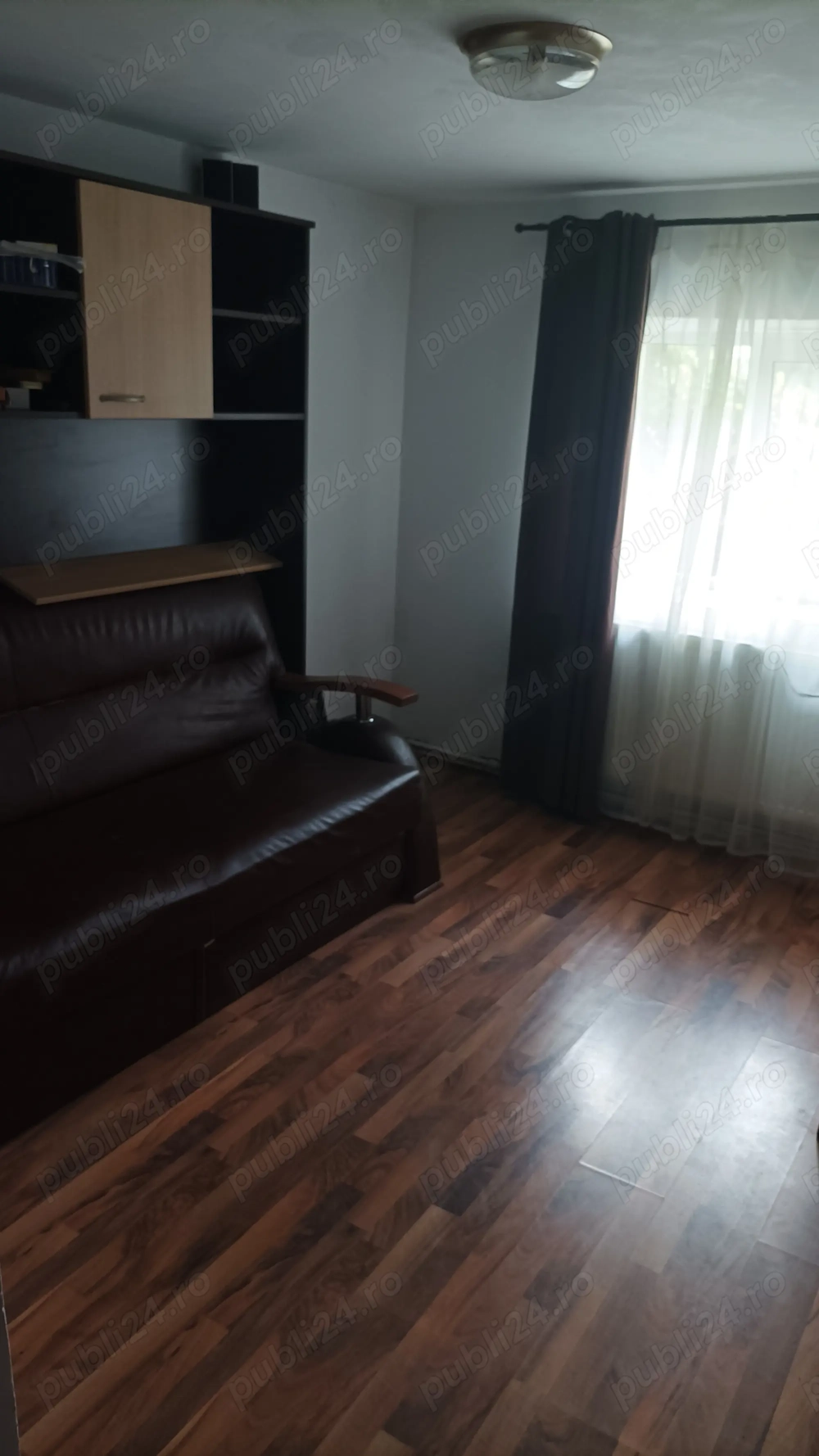 Casa cu 4 camere de vânzare în Tuzla