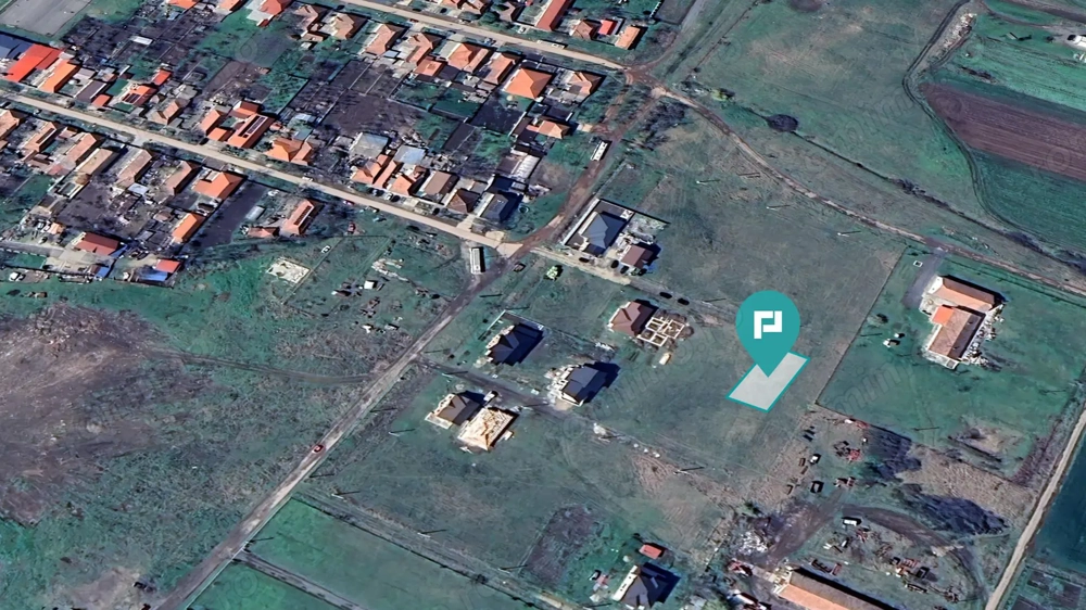 Loc de casa de 512mp în Livada