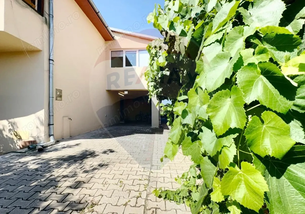 Casă / Vilă cu 6 camere de vânzare