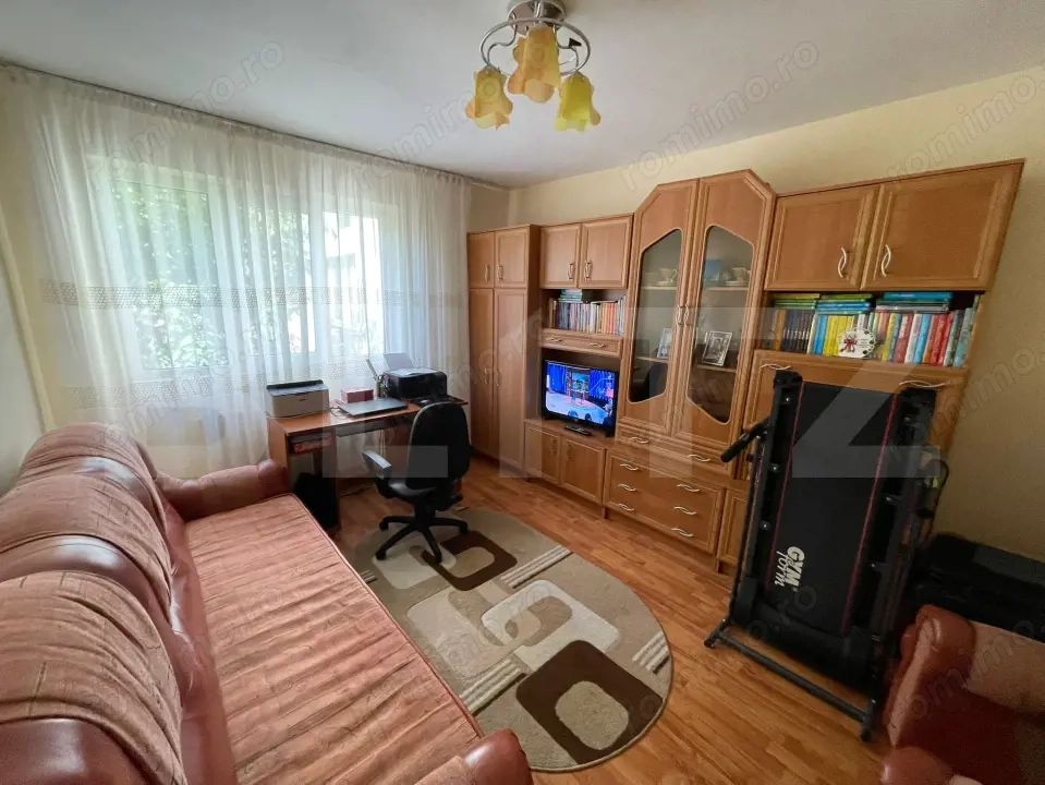 Apartament 2 camere, decomandat, 37 mp, Zona 9 Mai