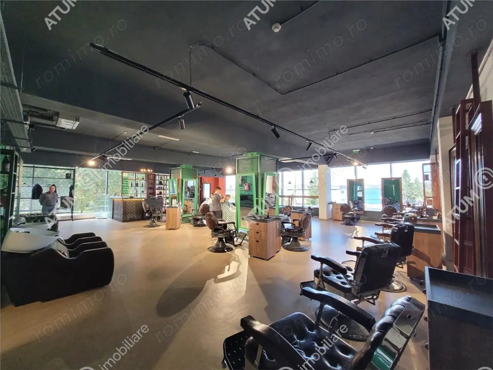 Spatiu comercial 225 mp 3 locuri de parcare Zona Industriala Est Sibiu