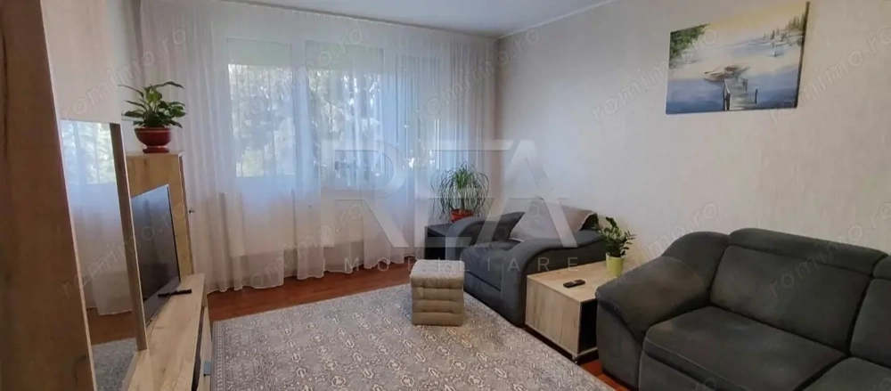 Apartament 3 camere, decomandat/ Drumul Taberei