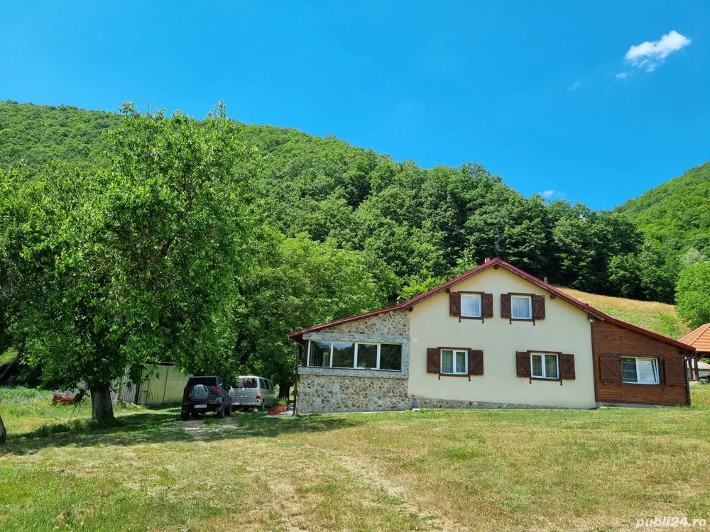 Cabana de inchiriat pe Cheile Nerei Cabana de inchiriat pe Cheile Nerei